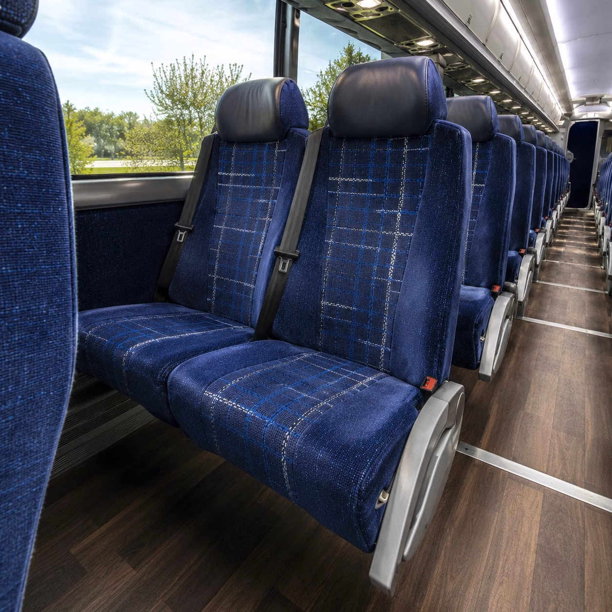 a charter bus makes las vegas motor speedway events simple