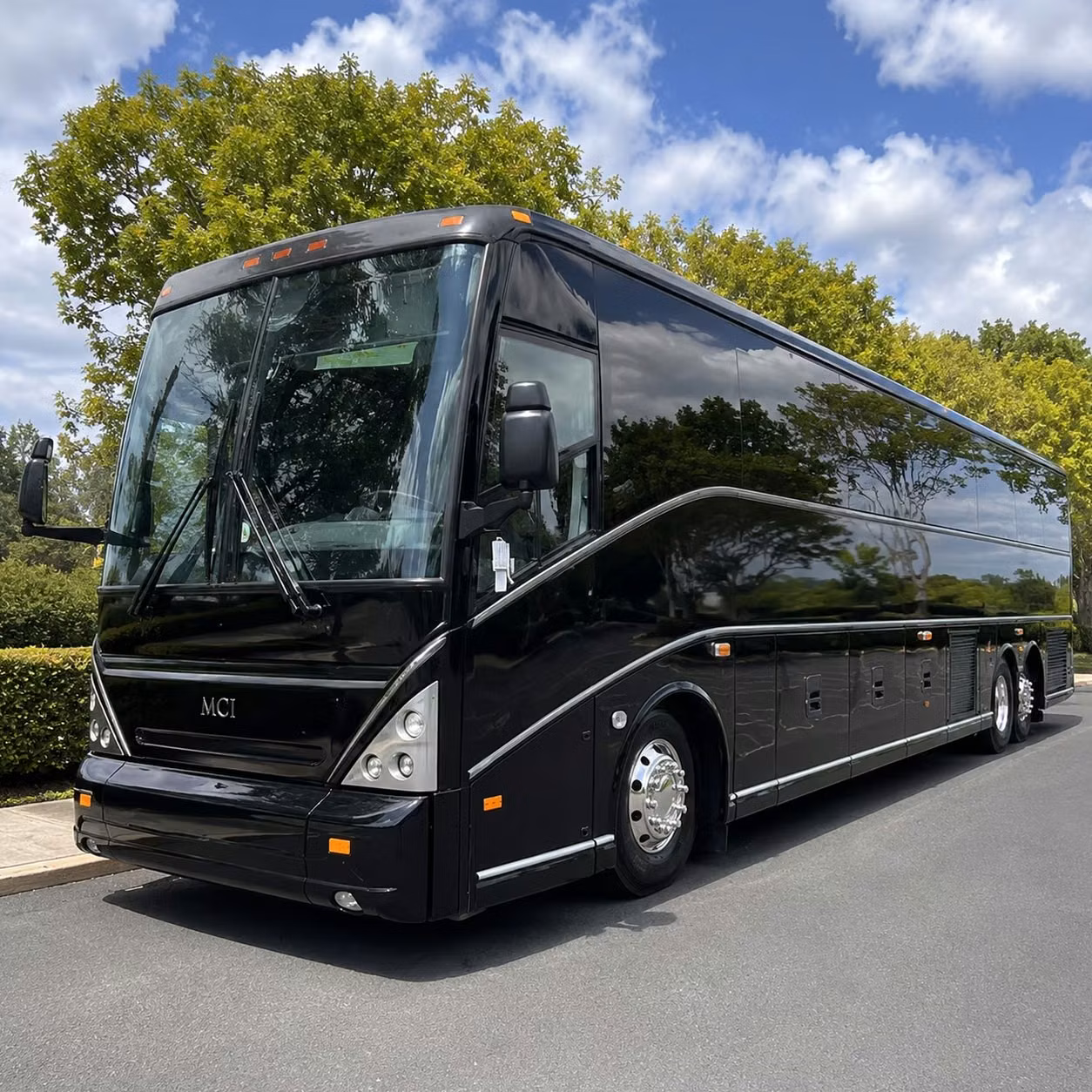 corporate shuttle services between las vegas hotels and the convention center